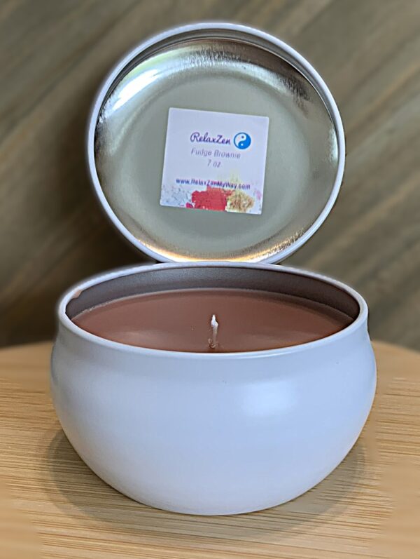 7 oz white bubble tin Fudge Brownie